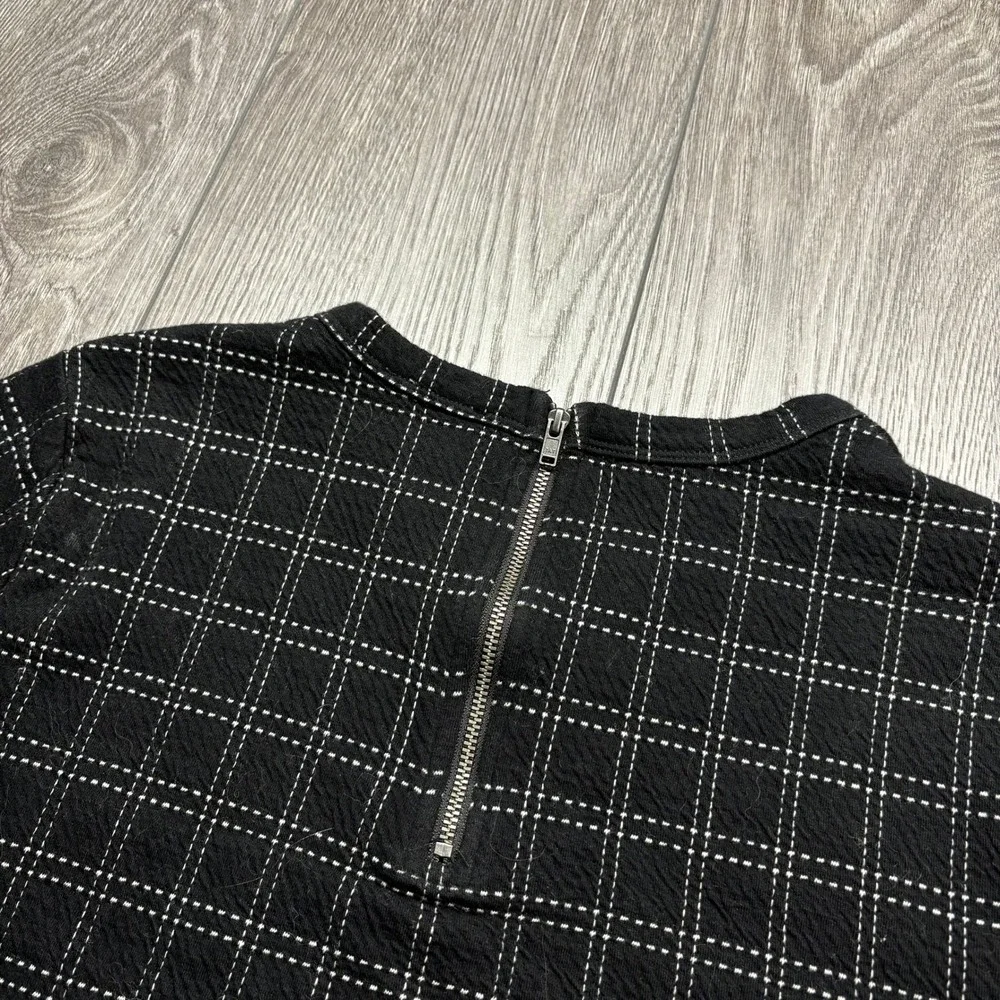 Anthropologie 9-H15 Black White Grid Windowpane Textured Short Sleeve Zipper Top - Picture 6 of 9